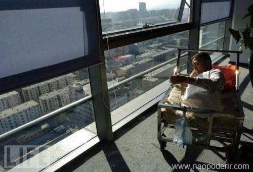 [half_man_01[10].jpg]